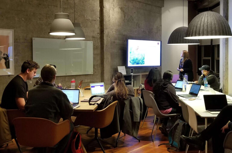 如何创建社交媒体日历来规划您的内容