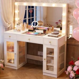 带镜子和灯光的化妆台  50%OFF