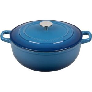 带盖的搪瓷铸铁荷兰烤锅，用于发酵面包烘焙  闲置中